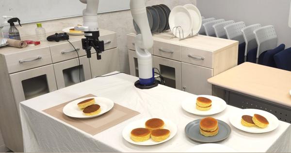 独自AI搭載のパンケーキ盛り付けロボットに、技術承継問題を解決する糸口を見た
