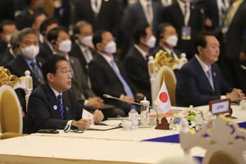 岸田首相、アジア外交スタート　日中韓ASEAN会議に出席