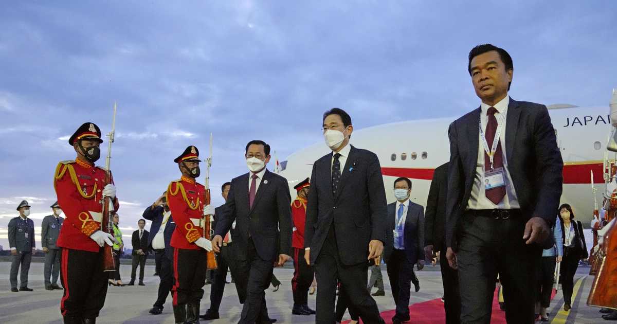 岸田首相、カンボジア到着　ＡＳＥＡＮ＋日中韓会議に出席