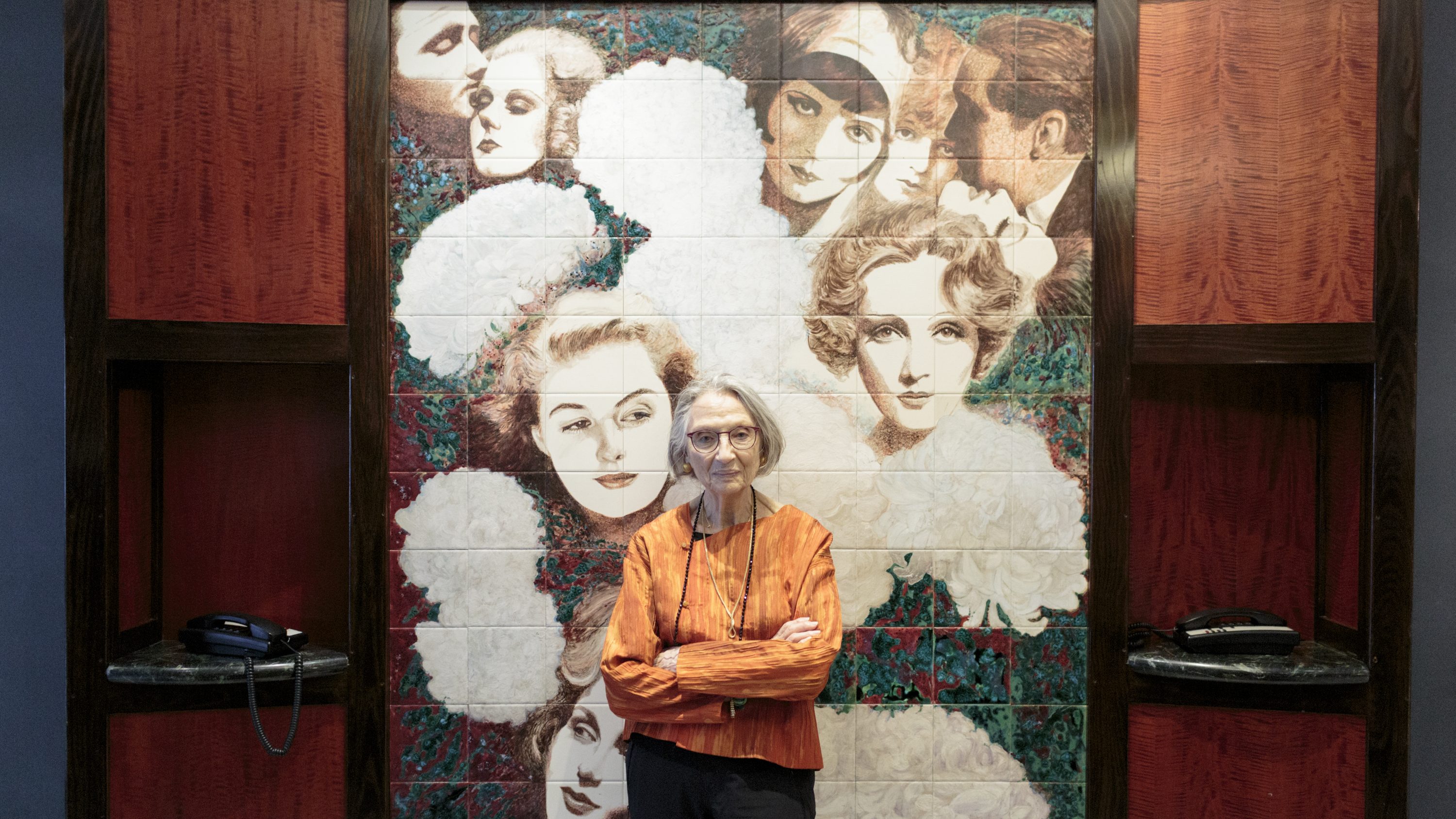 13歳でナチスから逃れ、95歳で伝説のホテルを経営する女性の数奇な人生 | ヘミングウェイもボブ・ディランも滞在したボヘミアンな宿