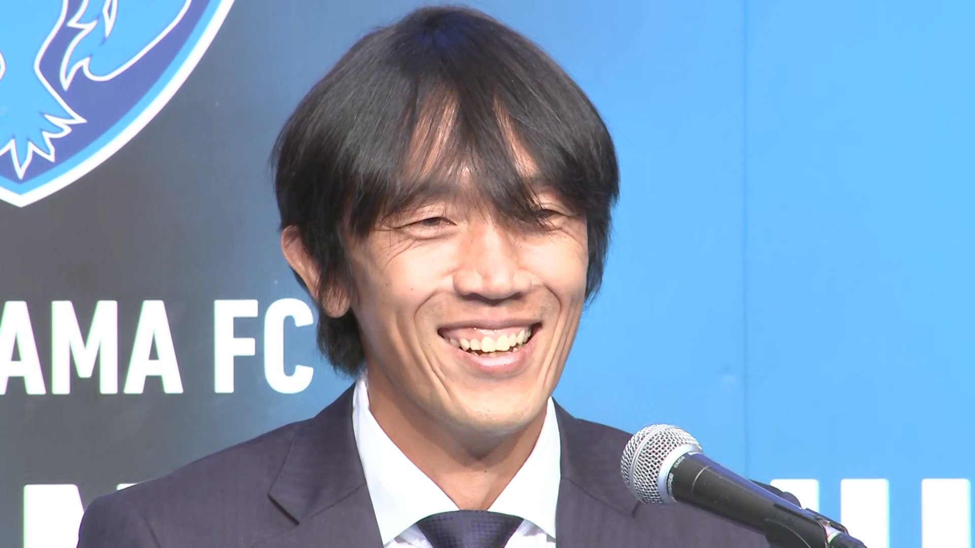 中村俊輔氏が横浜FCコーチ就任「失敗と成功を繰り返し、成長できれば」 引退会見で語っていた指導者としての“恩返し”