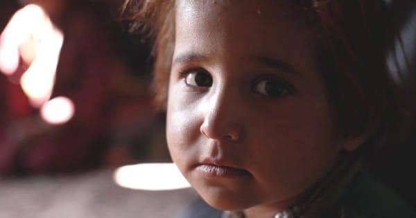 飢える子供に鎮静剤、臓器や娘を売買飢饉が襲うアフガニスタンの現状