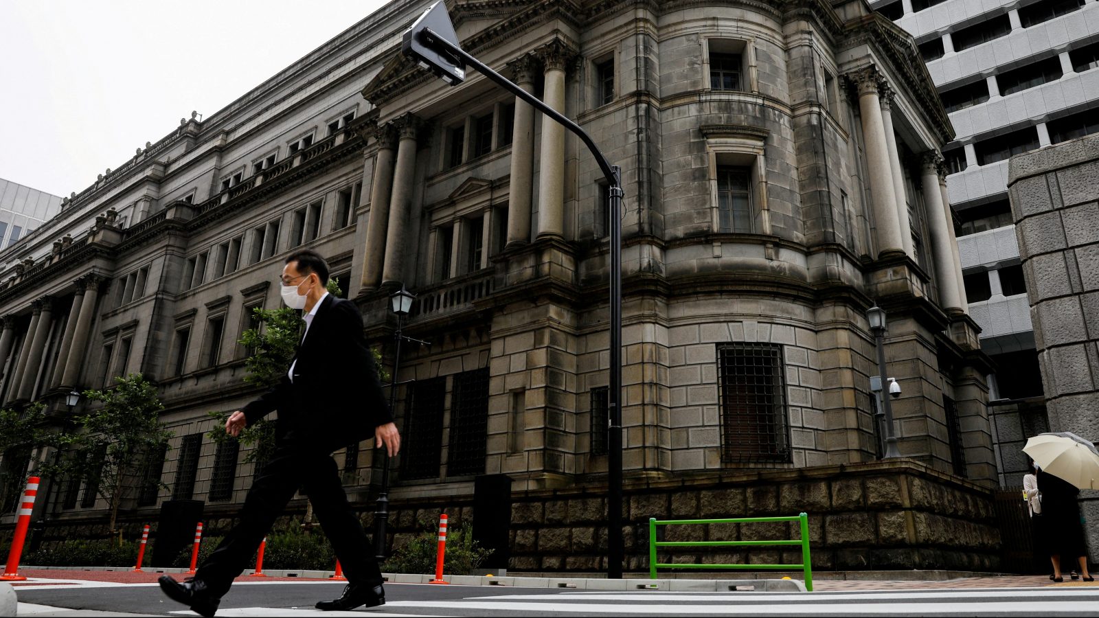 「日銀の対応は壮大なギャンブルだ」 英紙がインフレに苦しむ日本経済を懸念