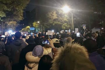 北京で異例の抗議活動　「独裁不要」習氏批判も