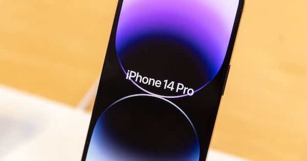 アップル、中国工場混乱でiPhoneプロ生産600万台不足へ－関係者