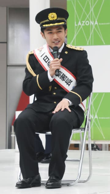 J1川崎大島選手、代表にエール　「全力で応援」神奈川県警委嘱式