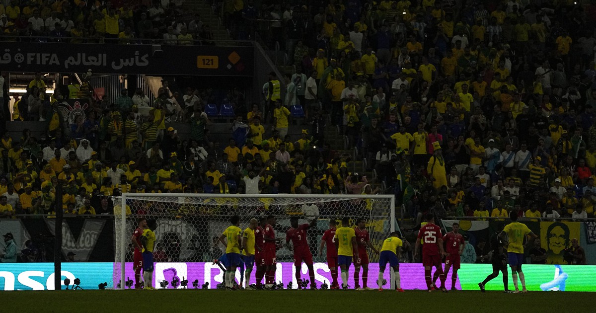 ブラジル－スイス戦で照明消えるアクシデント　サッカーW杯
