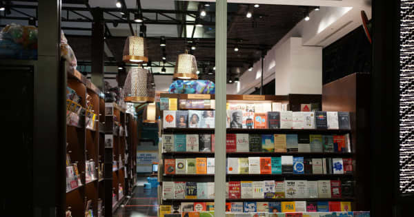 出版市場は堅調も書店の店舗数減少には歯止めかからずリアル書店の生き残り策は？