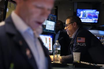 NY株反落、497ドル安　中国抗議行動の悪影響懸念