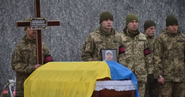 ウクライナ兵の犠牲者、これまでに1万3000人＝ゼレンスキー氏側近