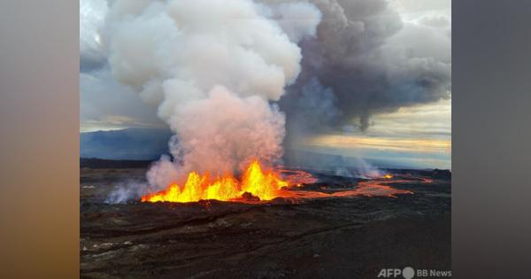 ハワイ・マウナロア火山で噴火続く 住民への脅威なし
