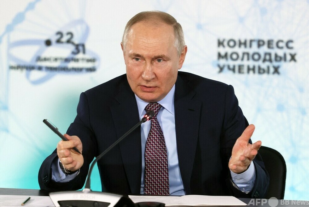プーチン氏、ウクライナ東部を「いずれ」訪問 大統領報道官