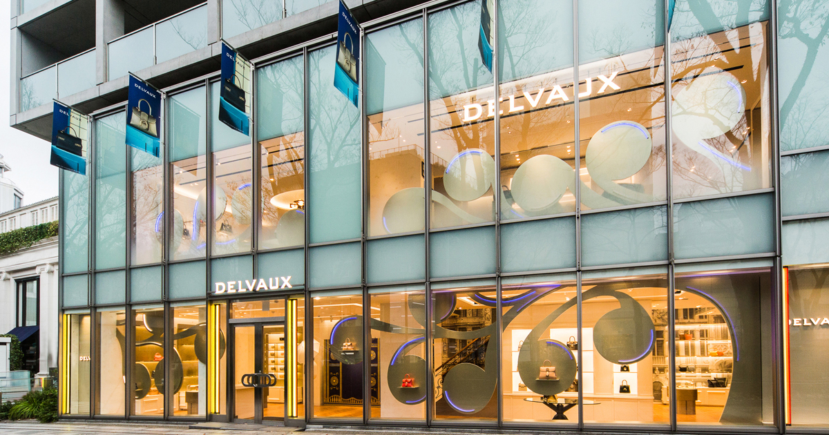 「デルヴォー」が表参道ヒルズに新旗艦店をオープン　店内に創業地ブリュッセルを象徴する広場を再現