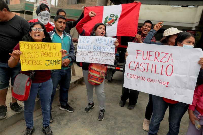 ペルーで拘束の前大統領、反逆罪裁判に向けた予備審問開始