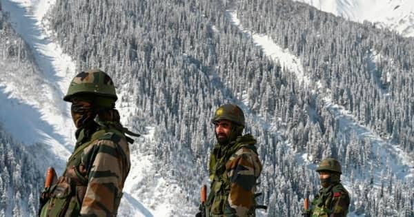 中国軍とインド軍、山岳部の係争地帯で衝突　インドが発表