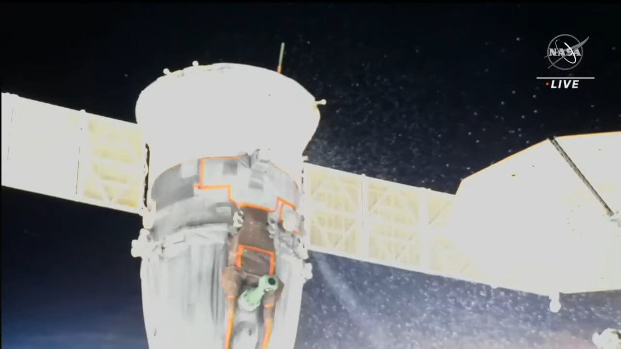 【速報・更新中】ISSにドッキング中のソユーズ宇宙船から冷却材とみられる物質が漏洩　船外活動中止