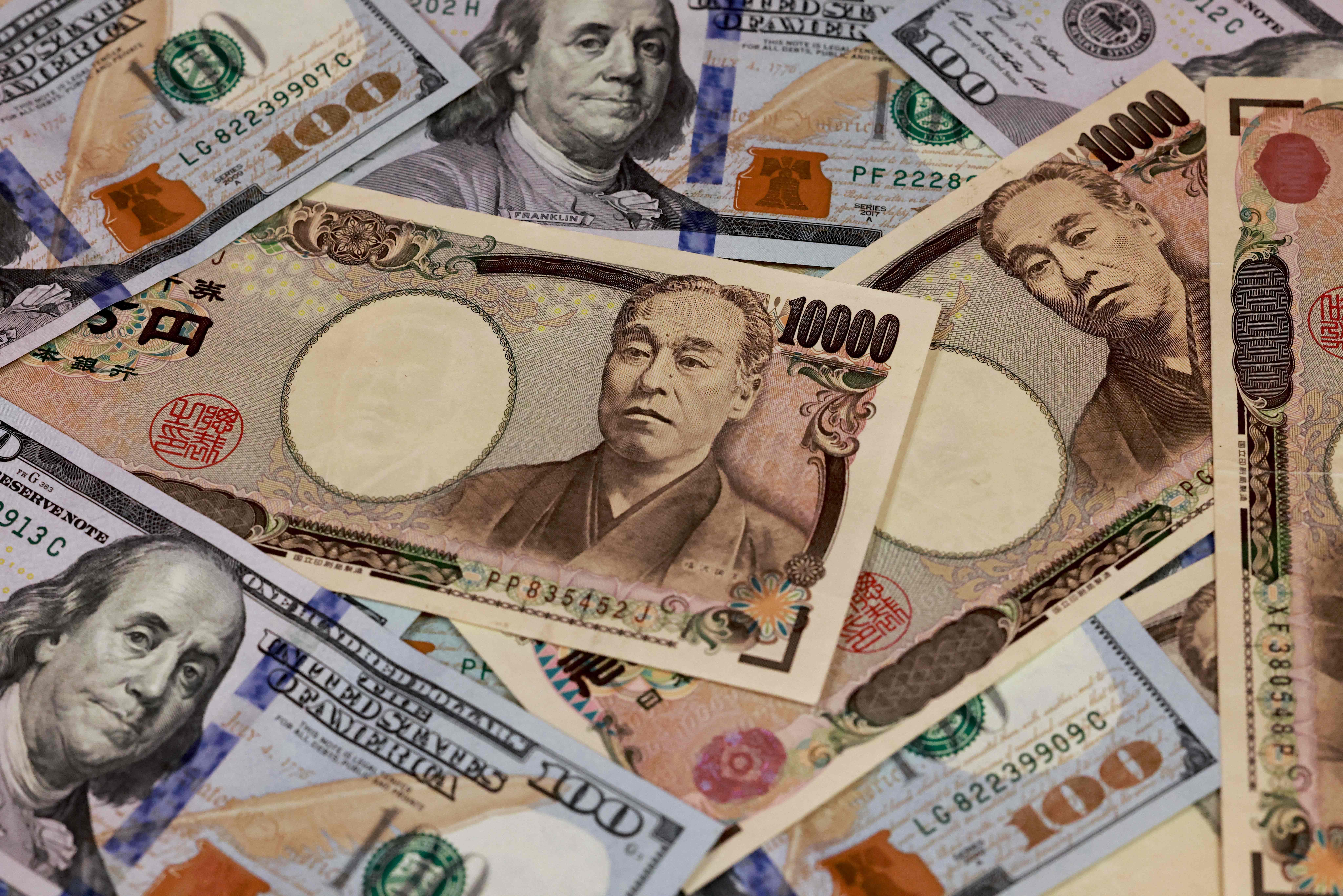 円が対ドルで一時0.6％高、日銀との共同声明改定へとの報道
