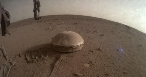 火星探査機インサイト力尽きる「電力が少なくなりました。これが最後の画像です」