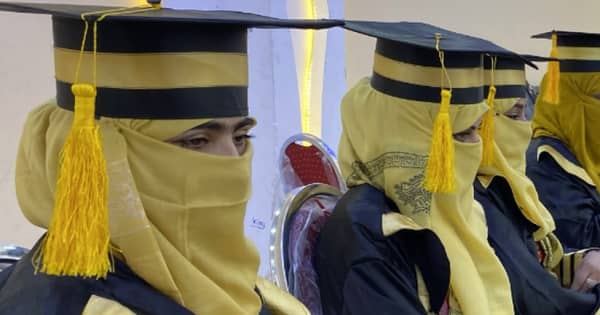 タリバン、女性の大学教育を停止　アフガニスタン