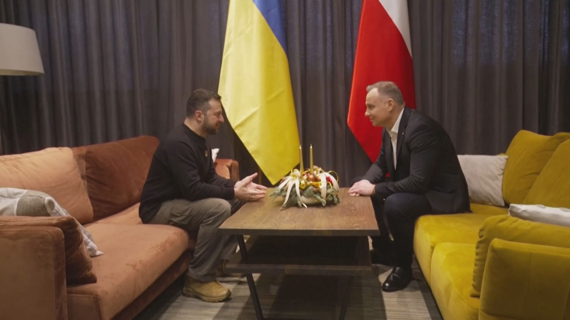ゼレンスキー大統領　アメリカからの帰国途中ポーランドの大統領とも会談