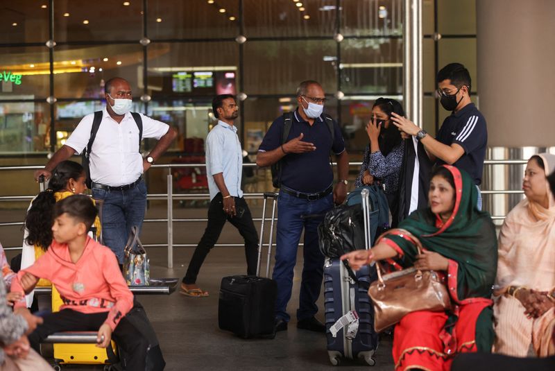 インド、空路渡航者の2％に無作為のコロナ検査実施へ＝保健相