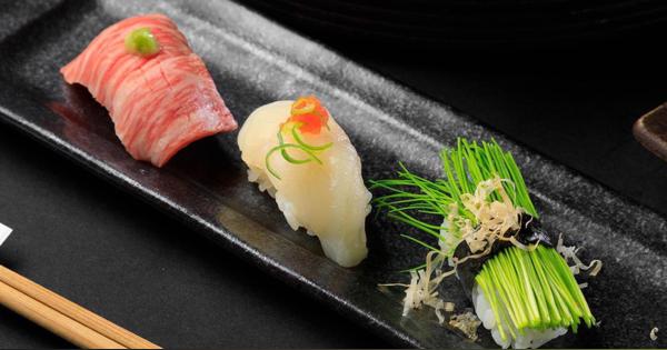 寿司の新トレンド　"回らない"けど高級すぎず　レトロで新しい「カタカナスシ」とは