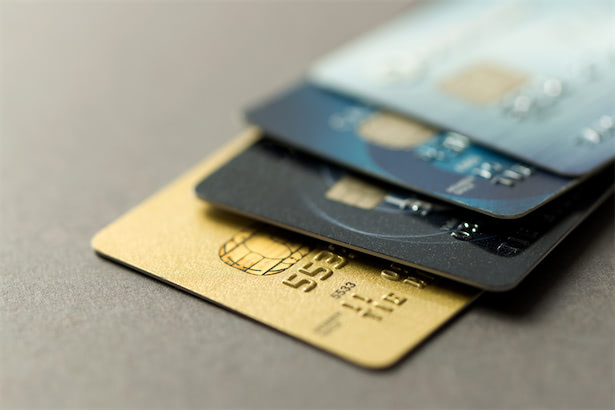 クレジットカードなどのポイント、費用は誰が負担？