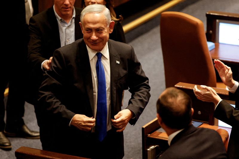 イスラエルのネタニヤフ政権発足、極右内閣で首相に返り咲き