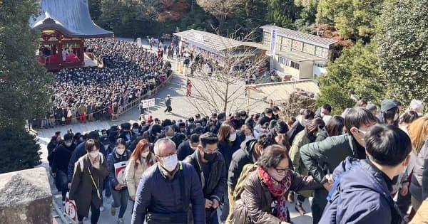 鎌倉・鶴岡八幡宮、初詣客でにぎわい「昨年よりかなり多い」