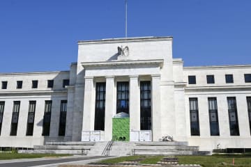 銀行の仮想通貨関与に懸念　米当局「注意深く監視」