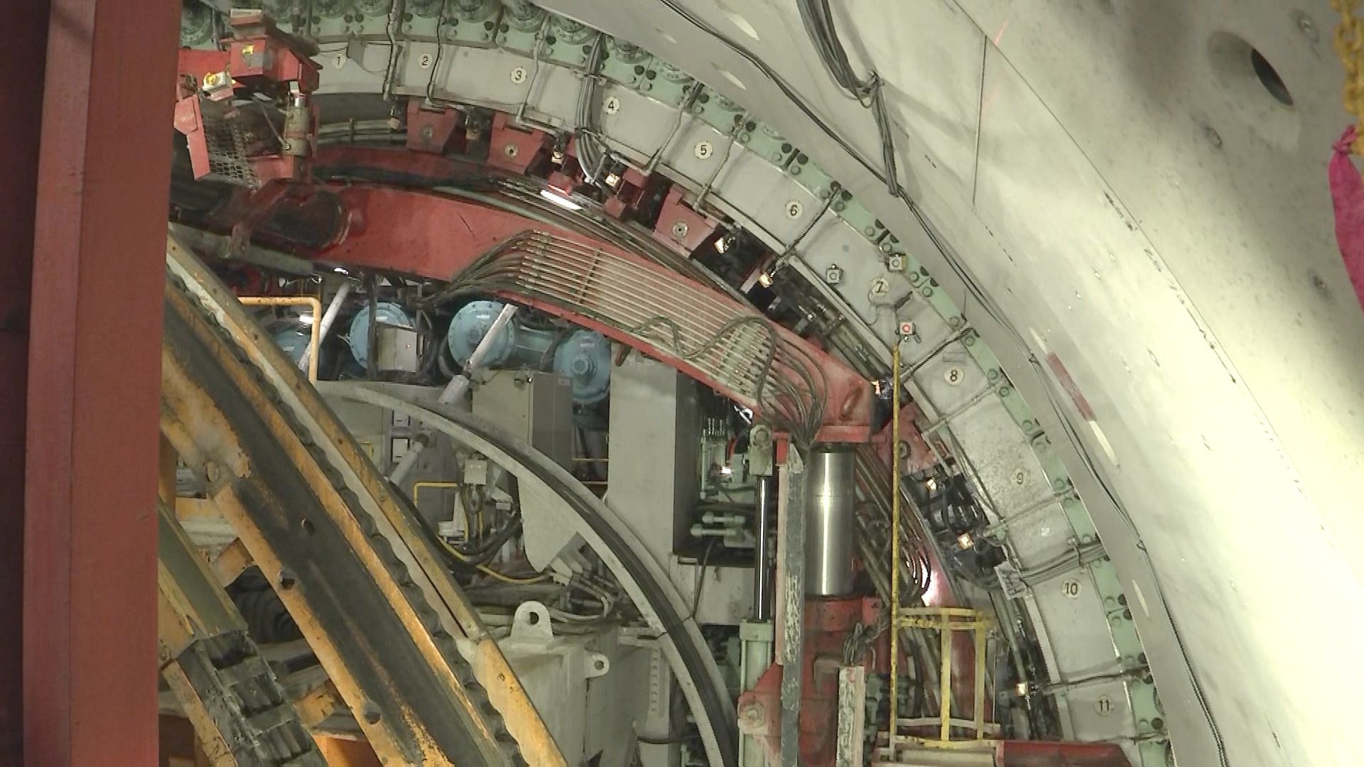 東京外環道地下トンネル工事　陥没真下の工事現場を初公開
