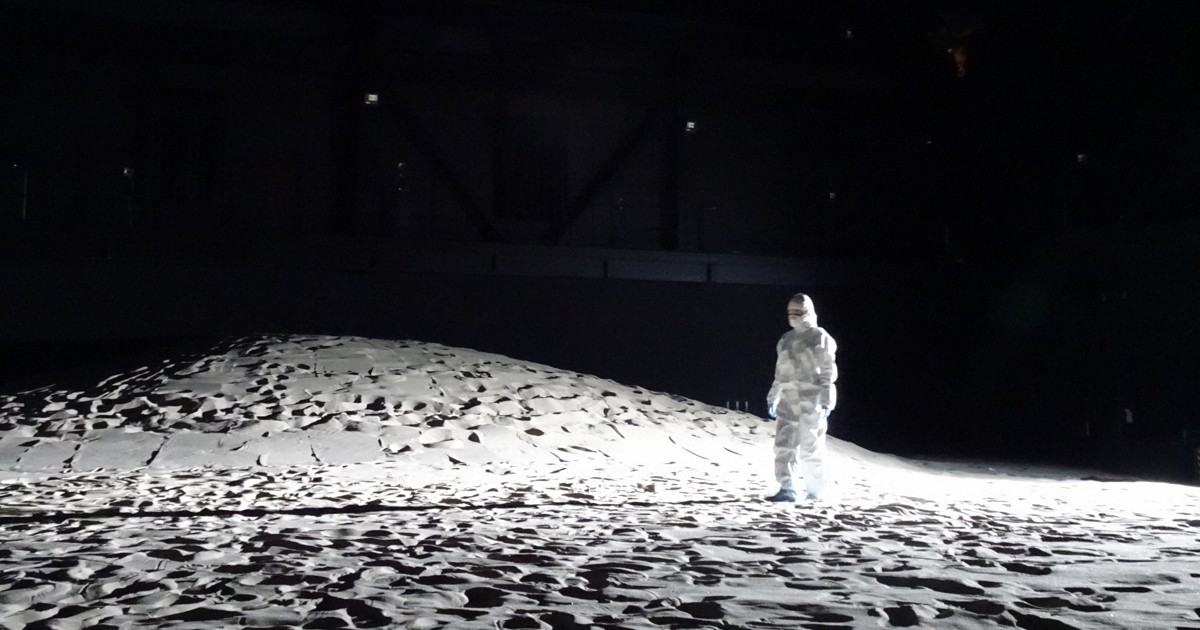 JAXA、宇宙飛行士最終選抜試験の会場公開　月面の砂や日射再現