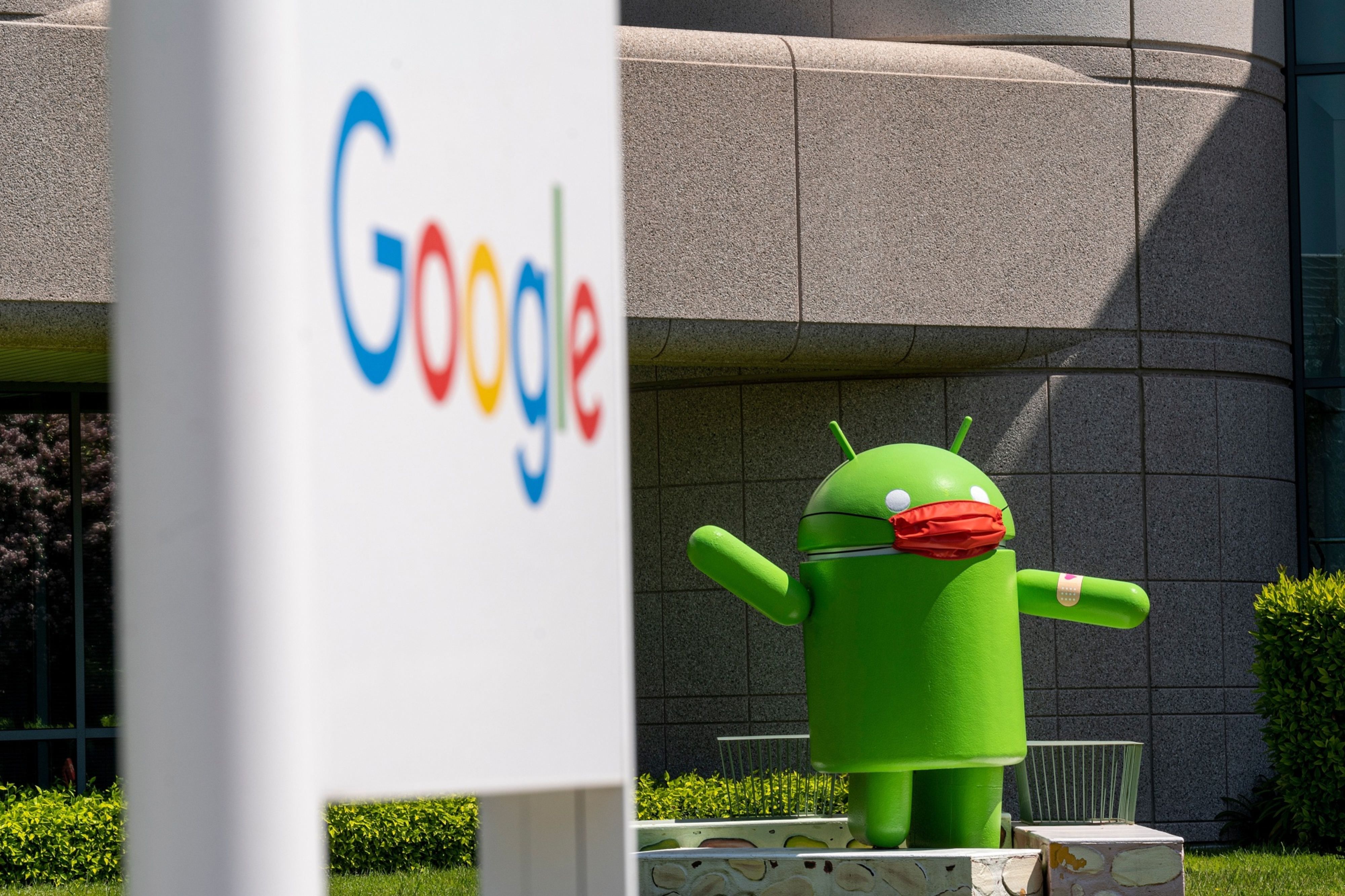 グーグル親会社アルファベットが1.2万人削減へ、全従業員の６％
