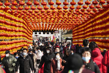 中国死者40日余で日本超え　コロナ、先月から7万人超