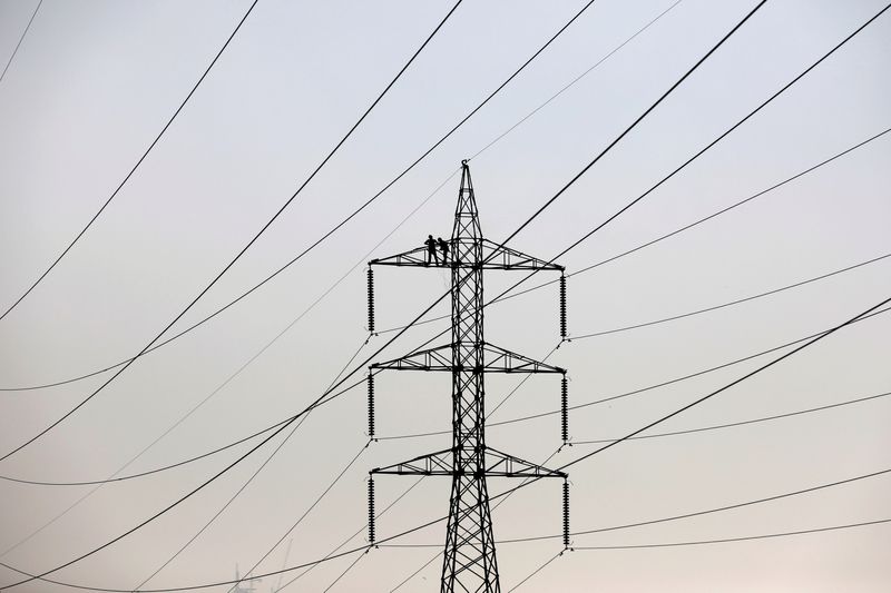 パキスタンで全国規模の停電、送電網に障害　徐々に復旧