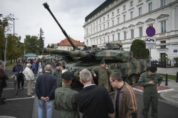 戦車供与の承認を正式要請　ポーランド、ドイツは近く結論