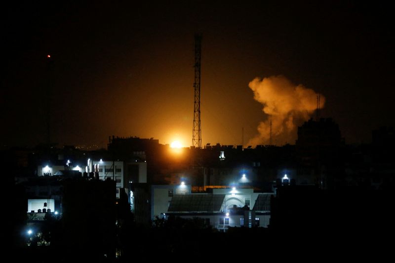 イスラエル、ガザ攻撃　ヨルダン川西岸衝突で対立再燃