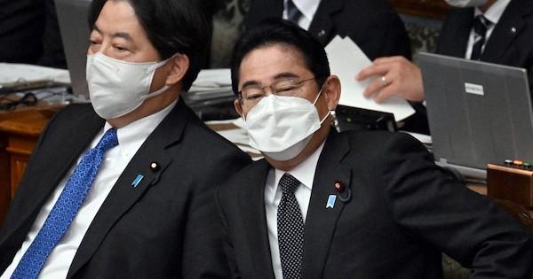 岸田首相「育休中の学び直し」答弁に批判　「育児してない人の発想」