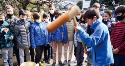 独逸学園児童 餅つきで伝統文化味わう 横浜都筑ロータリークラブが招待　横浜市都筑区