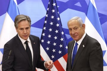 米国務長官、緊張緩和訴え　イスラエル首相と会談