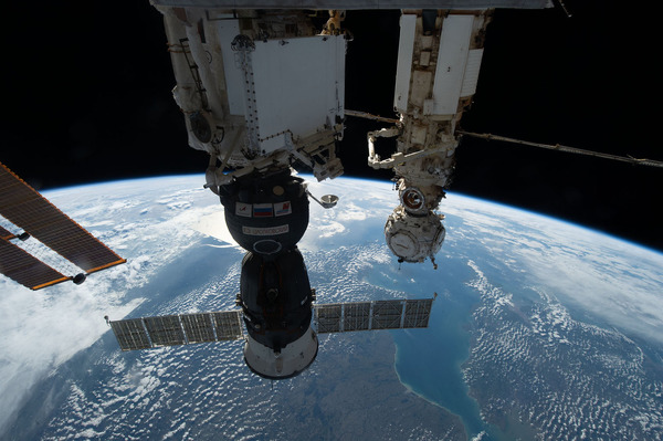 ISSから帰還困難の宇宙飛行士、緊急時はイーロン・マスクのSpaceXクルードラゴン宇宙船に相乗りする計画、NASAが発表