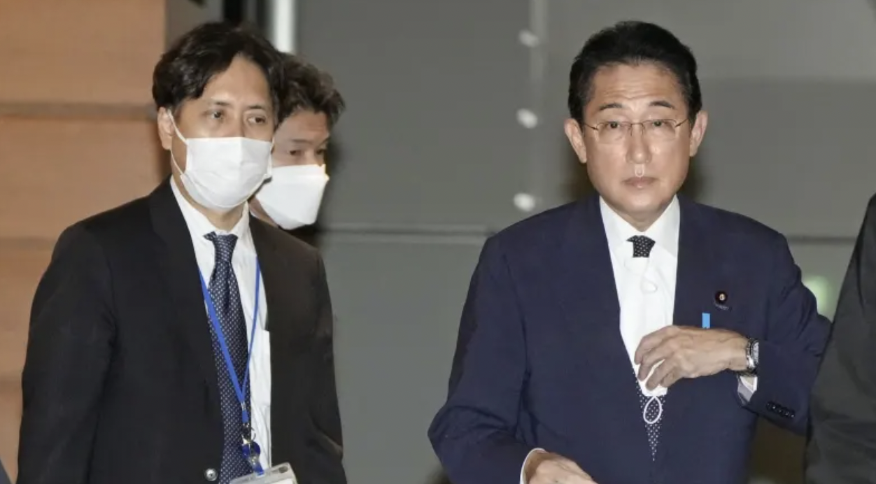 岸田首相が荒井秘書官を更迭　性的少数者への差別発言