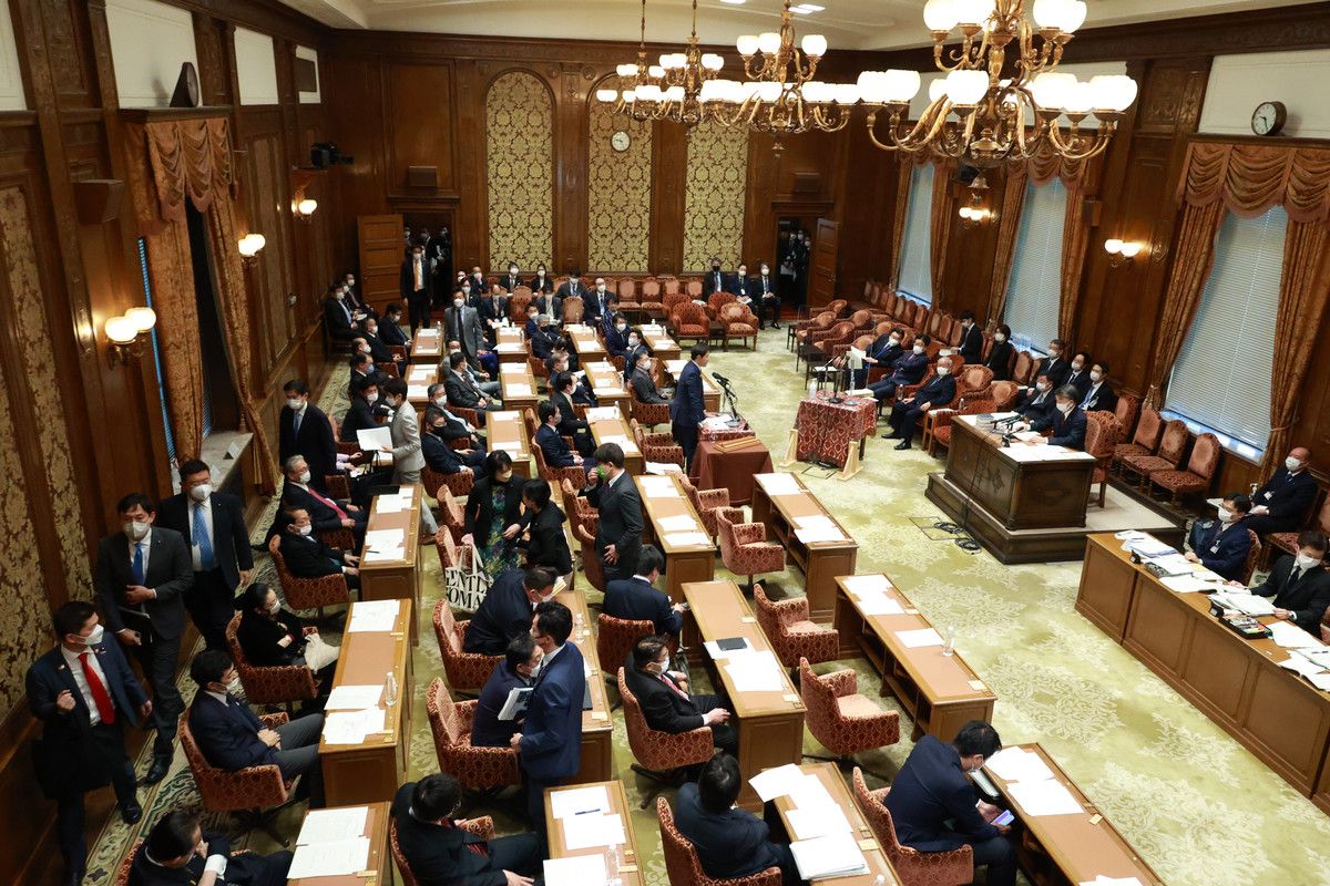 岸田首相「丁寧に説明する」　差別発言、野党は予算委退席