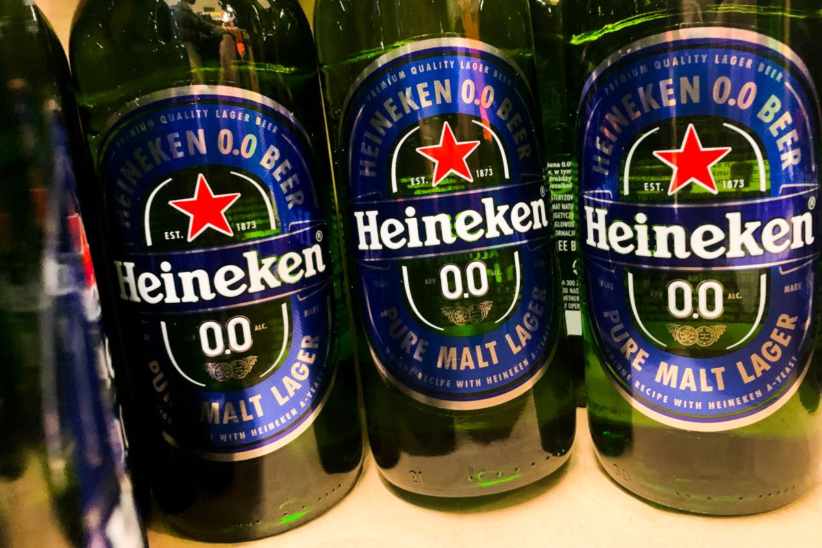 ハイネケンが「ゲーミング冷蔵庫」発表、パソコンとビールを同時冷却