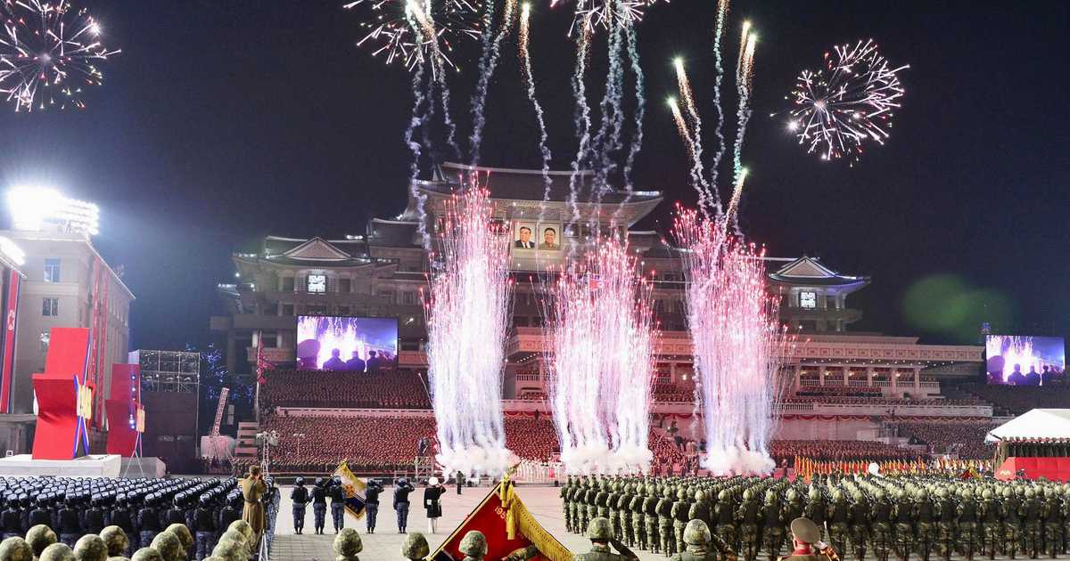 ＩＣＢＭや戦術核運用部隊が登場、北朝鮮が夜間に軍事パレード