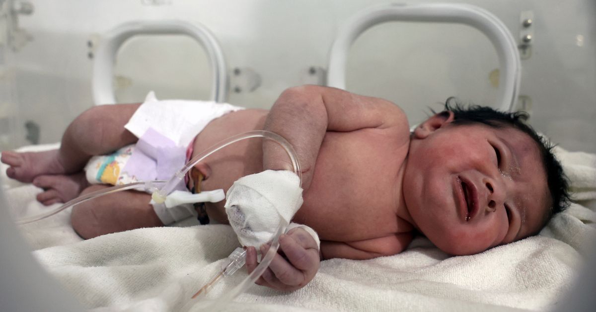『Aya（奇跡）』と命名。倒壊した建物で生まれた赤ちゃんに【トルコ・シリア地震】