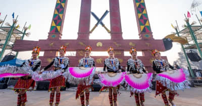 中国雲南省、チンポー族の伝統祭り「目瑙縦歌節」開催