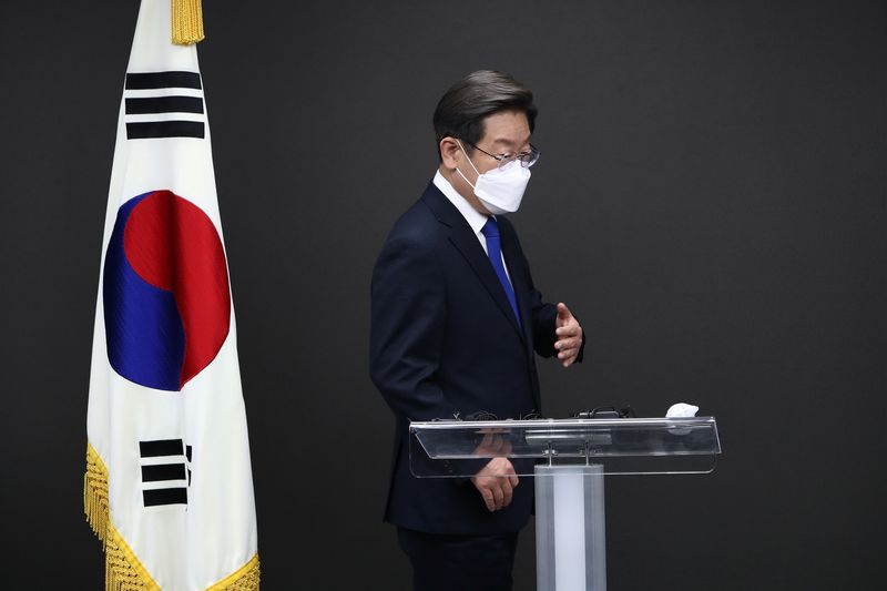 韓国検察、最大野党代表の逮捕状請求　便宜供与や収賄の疑い