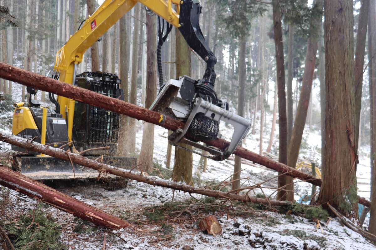 高性能機械で林業はどう変わる　京都・亀岡の森林組合が研修会