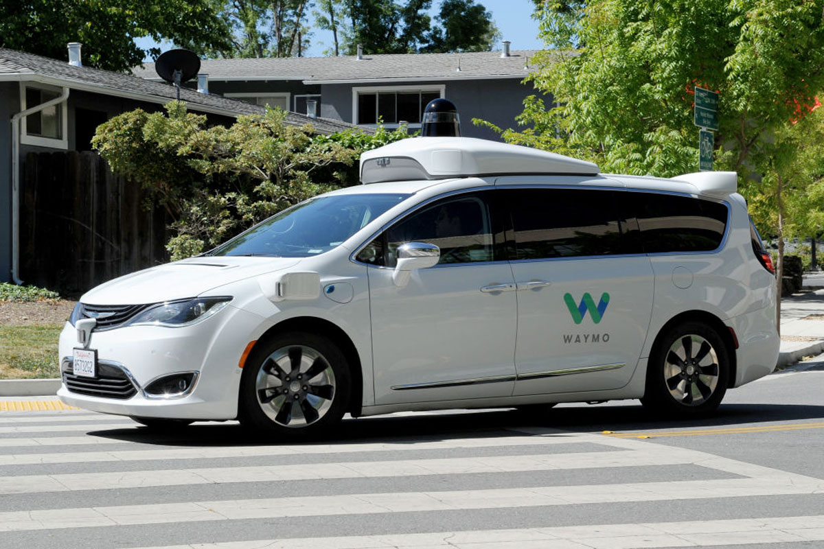 自動運転ウェイモが「完全無人」のロボタクシーをLAに投入へ